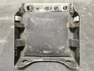 Luftwaffe , Flugzeugsitz aus Leichtmetall. Originallack, Breite 46,5cm