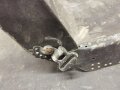 Luftwaffe , Flugzeugsitz aus Leichtmetall. Originallack, Breite 46,5cm