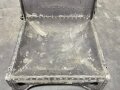 Luftwaffe , Flugzeugsitz aus Leichtmetall. Originallack, Breite 46,5cm