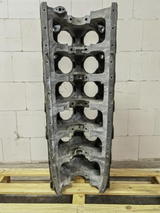 Luftwaffe , Motorblock Bezeichnet 410 101-001, Hersteller gst. Guter Zustand, Originallack
