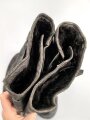 Luftwaffe, Paar Stiefel für fliegendes Personal. Kein Etikett, Unterteil rotbraun, Schacht taubenblaues Leder. Rapid Reissverschlüsse, Prym Druckknöpfe. Ungereinigtes Paar, Sohlenlänge 31cm