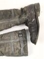 Luftwaffe, Paar Stiefel für fliegendes Personal. Kein Etikett, Unterteil rotbraun, Schacht taubenblaues Leder. Rapid Reissverschlüsse, Prym Druckknöpfe. Ungereinigtes Paar, Sohlenlänge 31cm