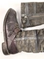 Luftwaffe, Paar Stiefel für fliegendes Personal. Kein Etikett, Unterteil rotbraun, Schaft taubenblaues Leder. Rapid Reissverschlüsse, Prym Druckknöpfe. Ungereinigtes Paar, Sohlenlänge 31cm