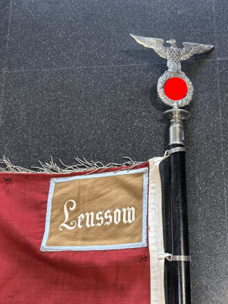 Fahne der NSDAP Ortsgruppe Leussow. Die Hakenkreuze Nachlackiert, sonst unberührt und zusammengehörig. War scheinbar nie auseinander. das Fahnentuch mit Mottenschäden. KEIN VERSAND
