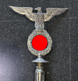 Fahne der NSDAP Ortsgruppe Leussow. Die Hakenkreuze Nachlackiert, sonst unberührt und zusammengehörig. War scheinbar nie auseinander. das Fahnentuch mit Mottenschäden. KEIN VERSAND