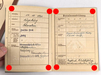 Ausweis Konvolut einer Frau aus Augsburg, Führerausweis BDM, Abnahmeberechtigungsausweis für das BDM Leistungsabzeichen, RAD Paß, und weiteres