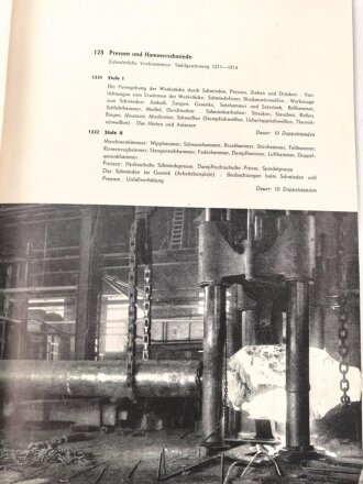 "Betriebliches Leistungsertüchtigungswerk der Deutschen Arbeitasfront in der Betriebsgemeinschaft Gutehoffnungshütte", datiert 1943, DIN A4, 69 Seiten