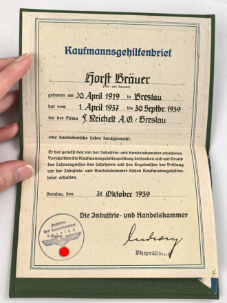 Kaufmannsgehilfenbrief eines Kaufmannes aus Breslau, 1939