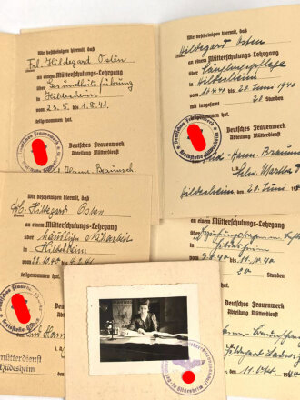 Deutsches Frauenwerk, Bescheinigungen mehrerer...