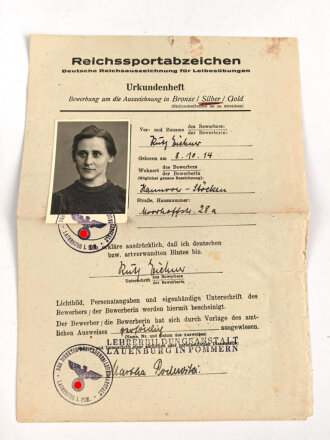 Deutsches ReichsSportabzeichen DRL in silber  für Frauen Urkundenheft, Grund und Leistungschein einer Frau aus Hannover