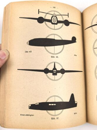 "Der Flieger - Dienstunterricht in der Fliegertruppe", datiert 1941, 248 Seiten, gebraucht