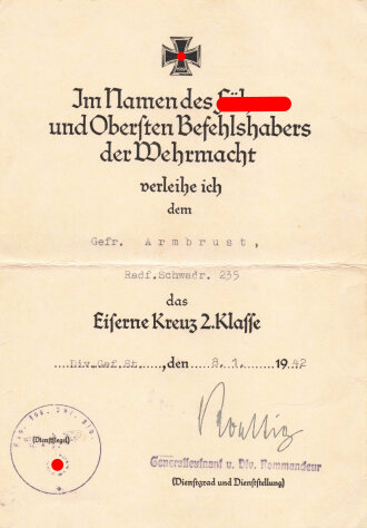 Zwei Verleihungsurkunden einers Obergefreiten in der...