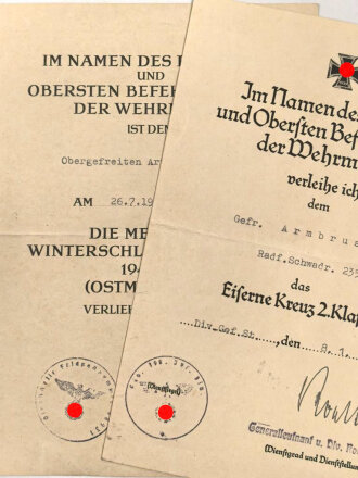 Zwei Verleihungsurkunden einers Obergefreiten in der  Radfahr Schwadron 235