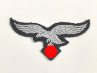 Luftwaffe, Waffenrock für einen Fahnenjunker Feldwebel der Sanitätstruppe. Eigentumstück, der Brustadler fehlt, die Kragenkordel entfernt, Wachsflecken am Kragen. Sonst gut
