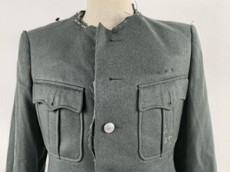 Heer, Feldbluse für einen Offizier. Eigentumstsück , die Effekten samt Vorstössen und Kragen entfernt
