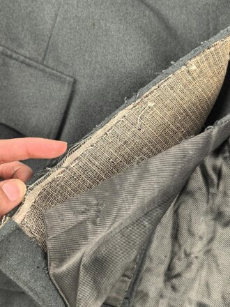Heer, Feldbluse für einen Offizier. Eigentumstsück , die Effekten samt Vorstössen und Kragen entfernt