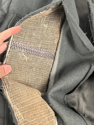 Heer, Feldbluse für einen Offizier. Eigentumstsück , die Effekten samt Vorstössen und Kragen entfernt