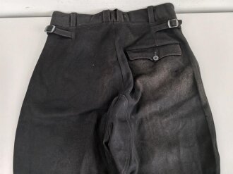 Stiefelhose für Hitlerjugend Führer aus schwarzem Tuch. Getragenes Stück mit RZM Etikett