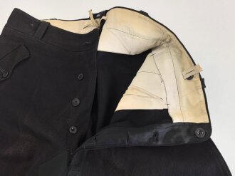 Stiefelhose für Hitlerjugend Führer aus schwarzem Tuch. Getragenes Stück mit RZM Etikett