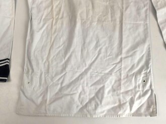 Kriegsmarine, weisses Hemd für Mannschaften. Adler original vernäht,  getragenes Kammerstück