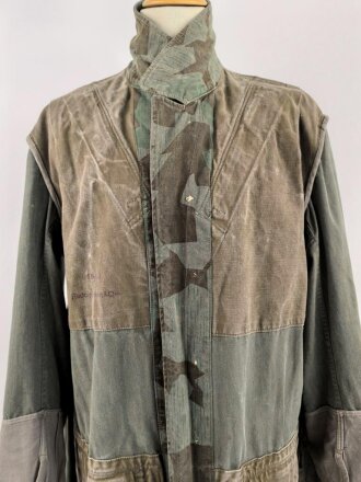 Fallschirmjäger "Knochensack" Splittertarn, Reissverschlüsse und Druckknöpfe gängig, Adler war mit dem ungebenden Stoff ausgeschnitten und wurde restauriert. getragenes Stück, das Splittermuster auf grün meliertem Material
