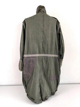 Fallschirmjäger "Knochensack" Splittertarn, Reissverschlüsse und Druckknöpfe gängig, Adler war mit dem ungebenden Stoff ausgeschnitten und wurde restauriert. getragenes Stück, das Splittermuster auf grün meliertem Material