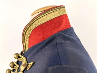 Paradejacke im belgisch / französischen Stil. Für mich nicht näher zuzuordnen. Guter Gesamtzustand