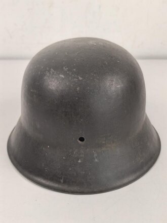 Stahlhelmglocke Modell 1942. Originallack, Hersteller ? 66. Wehrmacht oder frühe Nachkriegszeit ?