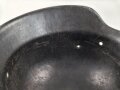 Stahlhelmglocke Modell 1942. Originallack, Hersteller ? 66. Wehrmacht oder frühe Nachkriegszeit ?