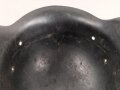 Stahlhelmglocke Modell 1942. Originallack, Hersteller ? 66. Wehrmacht oder frühe Nachkriegszeit ?