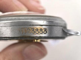 Luftwaffe, Beobachtungsuhr Bauart Durowe, Fl 23883, Hersteller Lacher & Co Pforzheim. Das Uhrwwerk läuft an, bleibt aber nach etwa 20 Sekunden stehen.