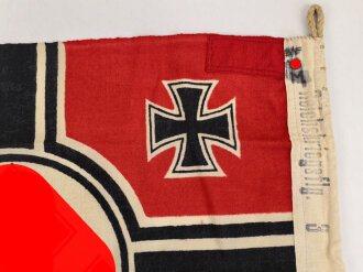 Kriegsmarine, Reichskriegsflagge in der kleinen Ausführung für U-Boote. 50 x 85 cm. Wenige kleine Mottenlöcher, sonst guter Zustand