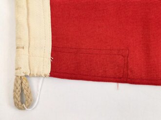 Kriegsmarine, Reichskriegsflagge in der kleinen Ausführung für U-Boote. 50 x 85 cm. Wenige kleine Mottenlöcher, sonst guter Zustand