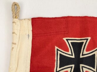 Kriegsmarine, Reichskriegsflagge in der kleinen Ausführung für U-Boote. 50 x 85 cm. Wenige kleine Mottenlöcher, sonst guter Zustand