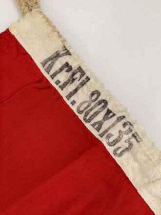 Kriegsmarine, Reichskriegsflagge kleine Grösse . Markiert " Kr. Fl. 80 x 135" . Sehr guter Zustand
