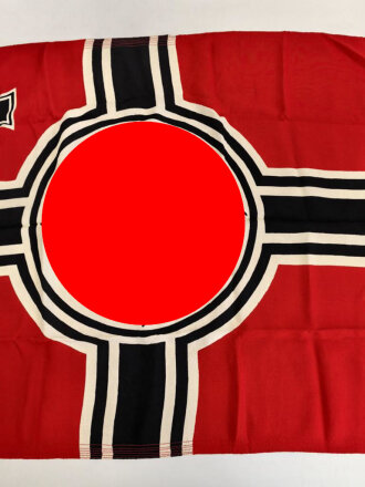 Kriegsmarine, Reichskriegsflagge kleine Grösse . Markiert " Kr. Fl. 80 x 135" . Sehr guter Zustand