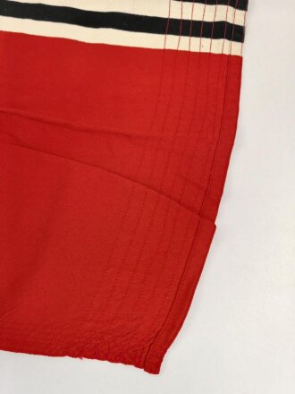 Kriegsmarine, Reichskriegsflagge kleine Grösse . Markiert " Kr. Fl. 80 x 135" . Sehr guter Zustand