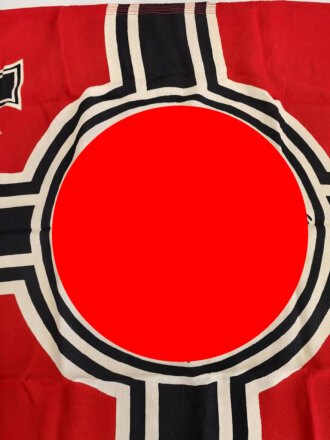 Kriegsmarine, Reichskriegsflagge kleine Grösse . Markiert " Kr. Fl. 80 x 135" . Sehr guter Zustand