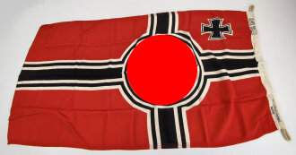 Kriegsmarine, Reichskriegsflagge kleine Grösse . Markiert " Kr. Fl. 80 x 135" . Sehr guter Zustand