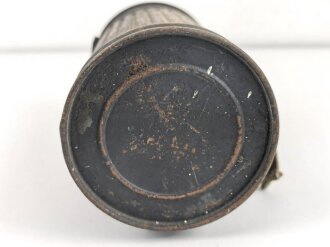 Luftwaffe, Bereitschaftsbüchse für eine Gasmaske. Luftwaffenblauer Originallack, datiert 1937. war ursprünglich eine Heeresbüchse. Ungereinigtes Stück
