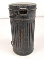 Luftwaffe, Bereitschaftsbüchse für eine Gasmaske. Luftwaffenblauer Originallack, datiert 1937. war ursprünglich eine Heeresbüchse. Ungereinigtes Stück