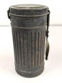 Luftwaffe, Bereitschaftsbüchse für eine Gasmaske. Luftwaffenblauer Originallack, datiert 1937. war ursprünglich eine Heeresbüchse. Ungereinigtes Stück