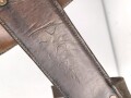 Karabinertragevorrichtung für berittene der Wehrmacht. Getragenes Stück in gutem Zustand, datiert 1937