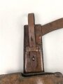 Karabinertragevorrichtung für berittene der Wehrmacht. Getragenes Stück in gutem Zustand, datiert 1937