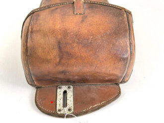 Packtasche für Berittene der Wehrmacht, datiert 1943. Getragenes Stück , ungereinigt, Verschlussriemen abgerissen
