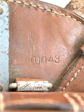 Packtasche für Berittene der Wehrmacht, datiert 1943. Getragenes Stück in gutem Gesamtzustand