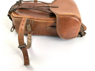 Packtasche für Berittene der Wehrmacht, datiert 1943. Getragenes Stück in gutem Gesamtzustand