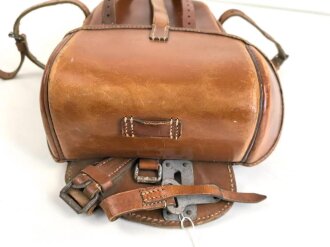 Packtasche für Berittene der Wehrmacht, datiert 1943. Getragenes Stück in gutem Gesamtzustand