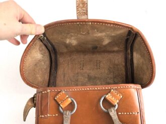 Packtasche für Berittene der Wehrmacht, datiert 1943. Getragenes Stück in gutem Gesamtzustand