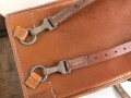 Packtasche für Berittene der Wehrmacht, datiert 1943. Getragenes Stück in gutem Gesamtzustand